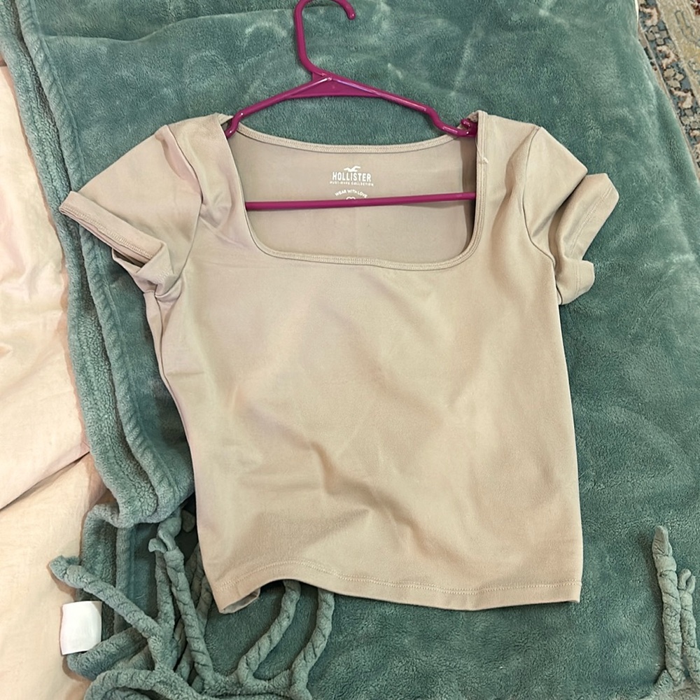 Hollister tshirt never worn